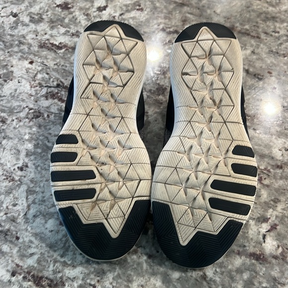Nike Flex TR 9 Tennis Shoes - Picture 7 of 8